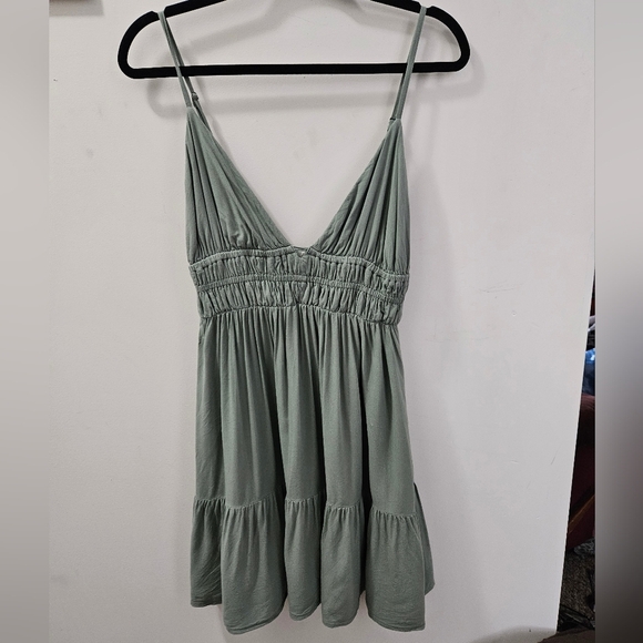 Olive green older areopostale ruffled hem open back dress sz. M - Picture 2 of 10